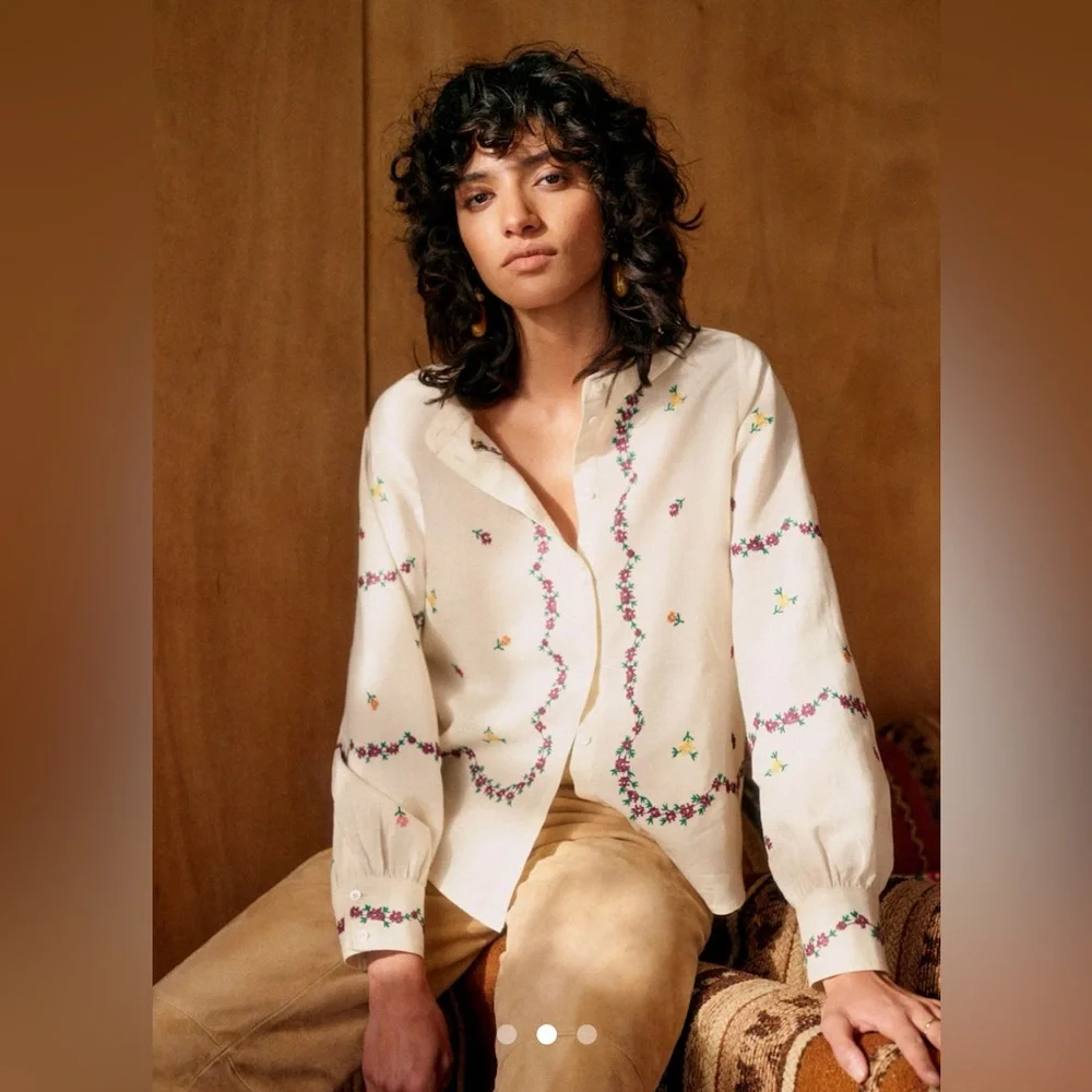 Sezane Elvio Shirt - Sézane X Lucia Vergara Ecru With Margarita Embroidery - Picture 2 of 6